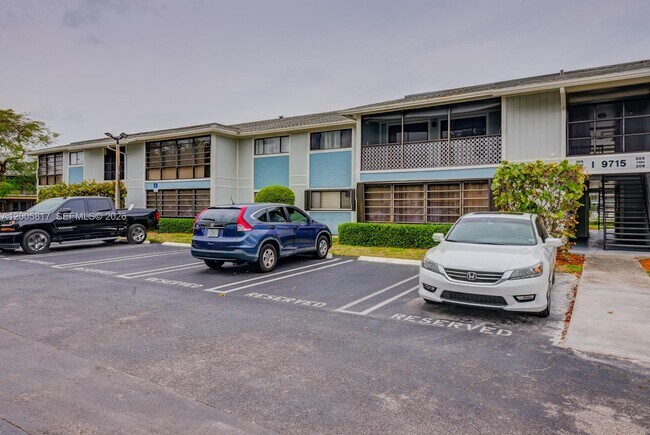 Building Photo - 9715 Hammocks Blvd