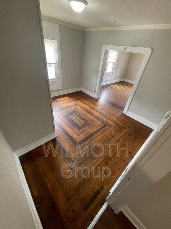 Building Photo - 117 E Palmer St