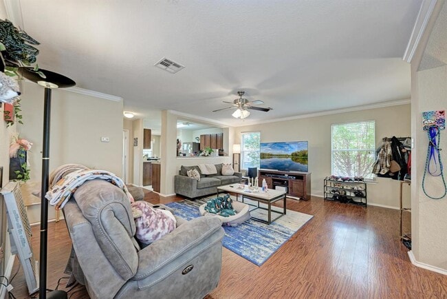 Building Photo - 921 Dexter Dr