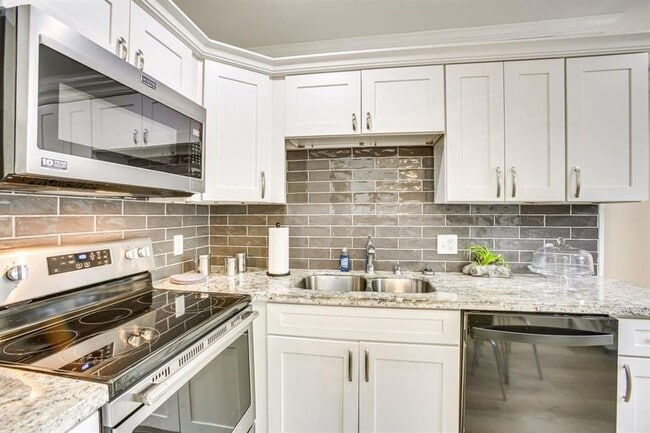 Building Photo - 2100 Philip St