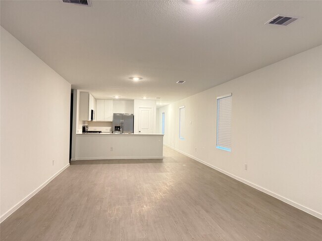 Building Photo - 16802 Old Wagon Wy