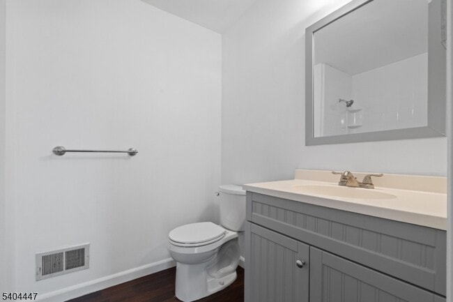 Building Photo - 12 Kingston Run