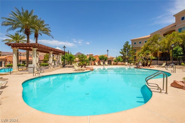 Building Photo - 30 Strada Di Villaggio