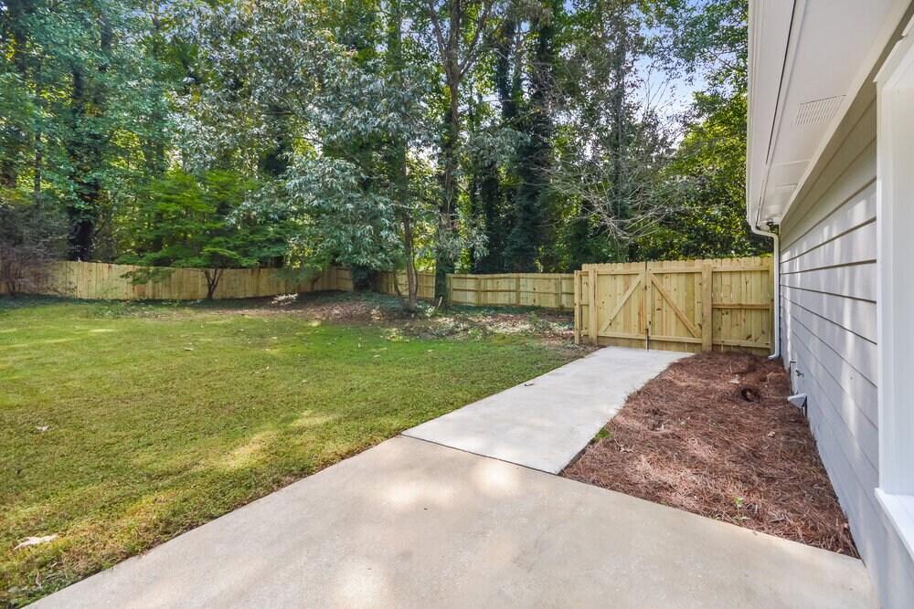 Building Photo - 9106 Tara Dr SW