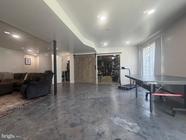 Building Photo - 1703 Aldin Ct