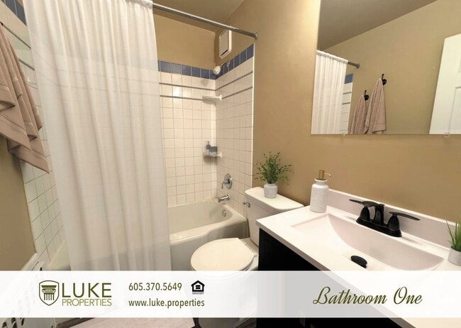 Building Photo - 904 S 2nd Ave