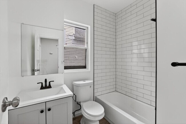 Building Photo - 107 Brown Pl