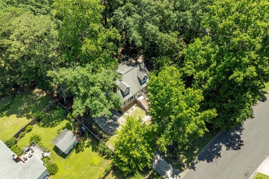 Building Photo - 112 Gawain Rd