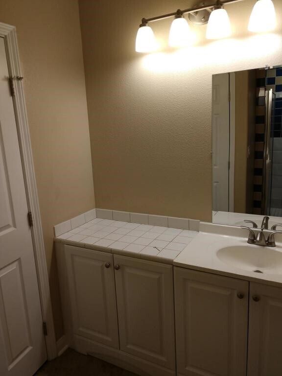 Building Photo - 3476 La Mirada