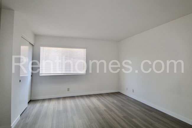 Building Photo - 2723 Malibu Pl