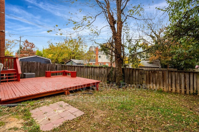 Building Photo - 2238 Farrington Ave