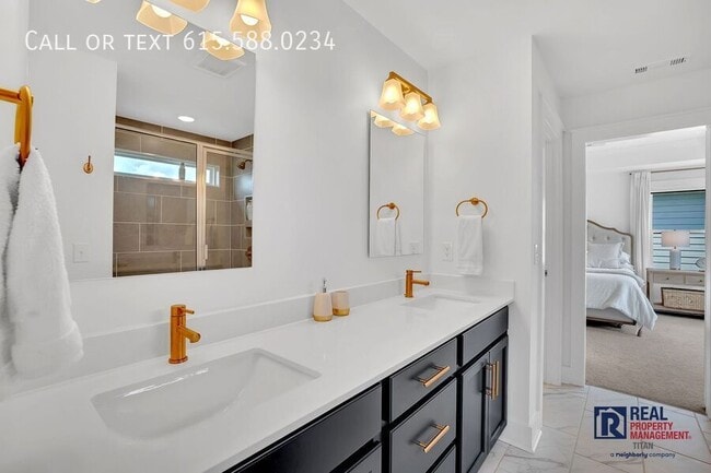 Building Photo - 613 Conifer Dr