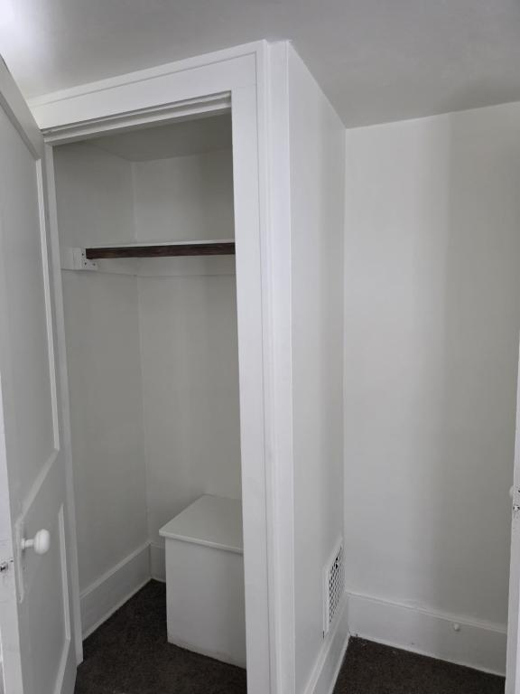 Building Photo - 1028 Clearview St NW