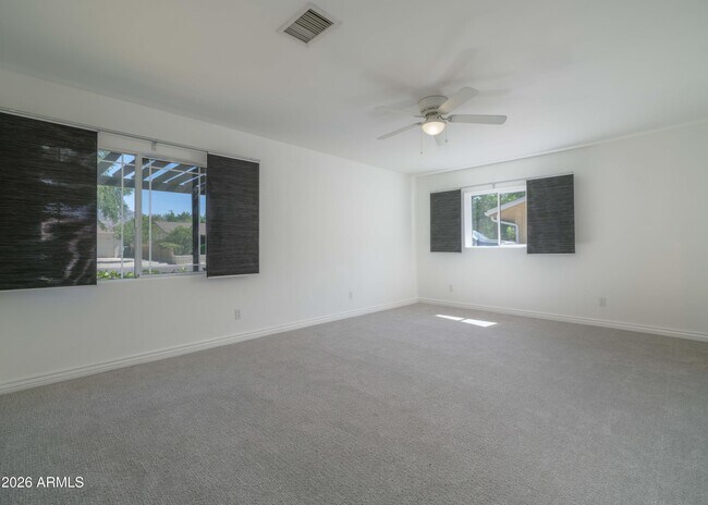 Building Photo - 121 W Orchid Ln