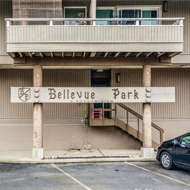 Building Photo - 822 100th Ave NE