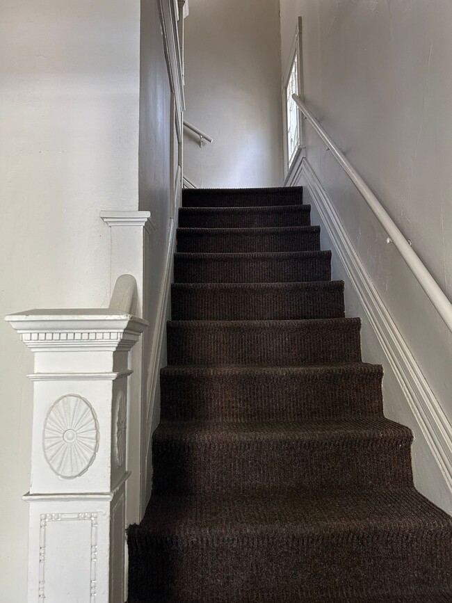 Building Photo - 1 Bedroom, 1 Bathroom with Den on Union St...