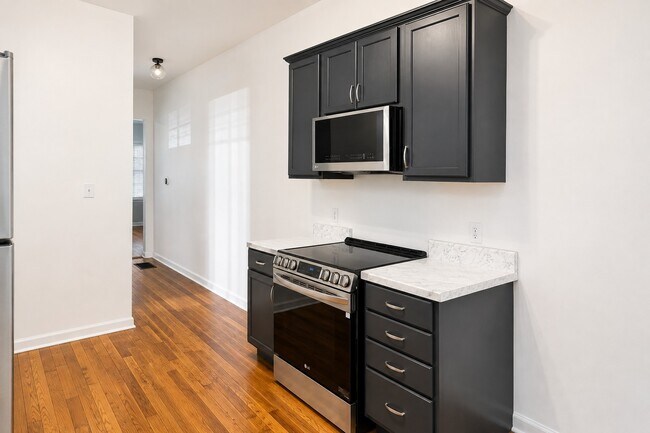 Building Photo - Martha Street Duplex