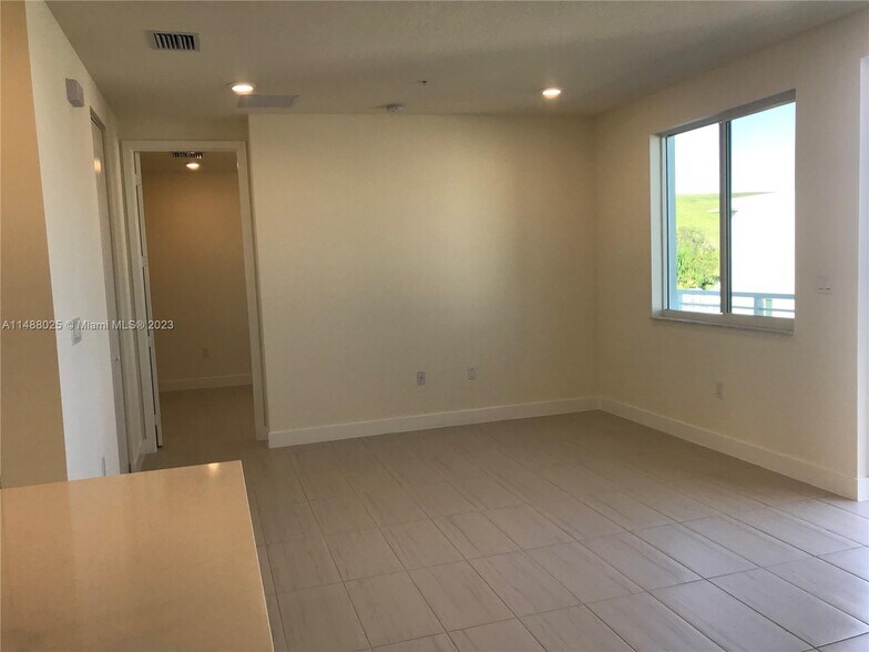 Building Photo - 10046 NW 51st Ter