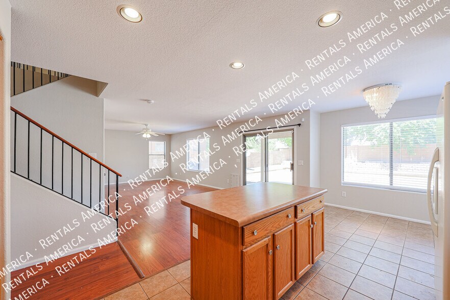 Building Photo - 12438 W Rancho Dr