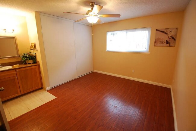 Building Photo - 4206-4208 Casa Blanca Lane