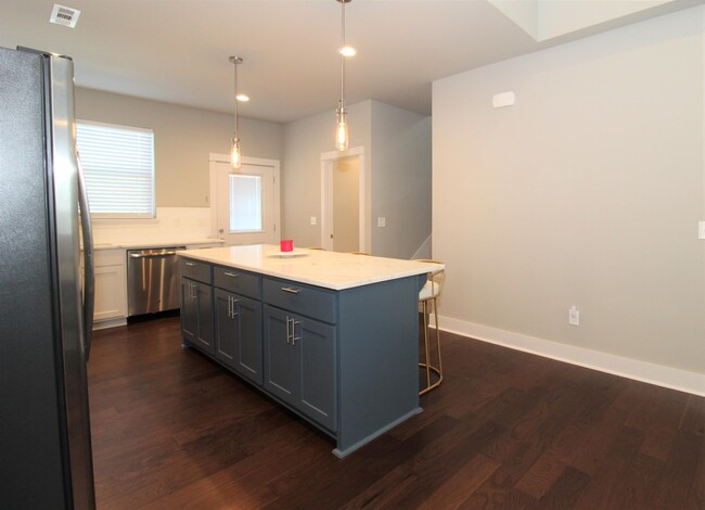 Building Photo - 2047 S Florida Way