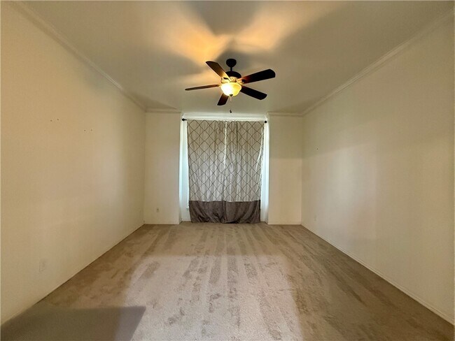 Building Photo - 101 Fox Glove Ln