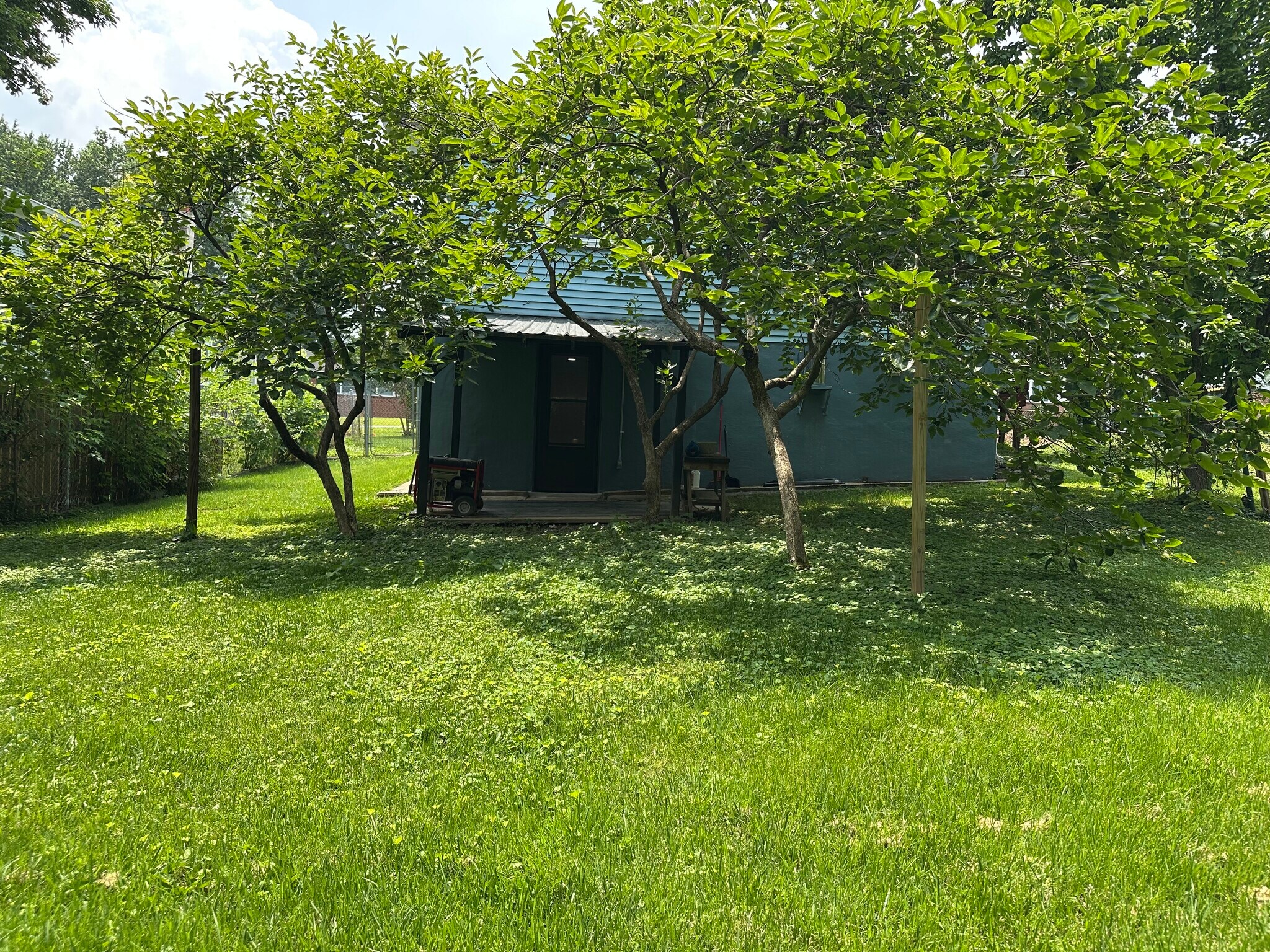 Building Photo - 8406 Spruce Hill Dr