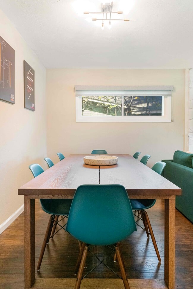 Building Photo - 1919 Puritan Dr