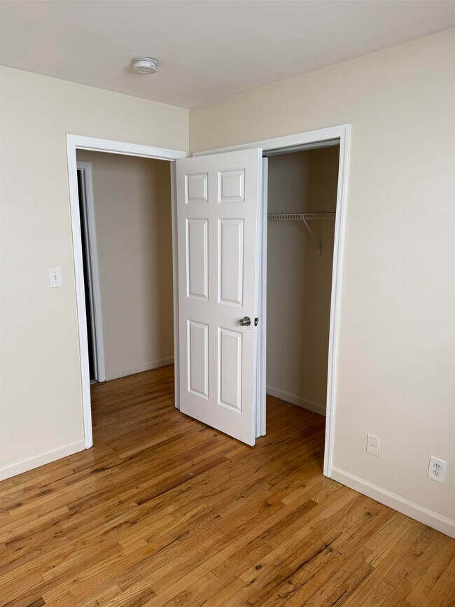 Building Photo - 99 Bidwell Ave