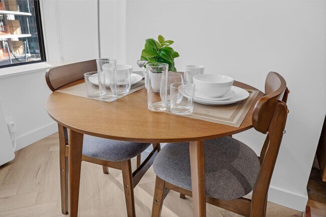 Building Photo - 980 6th Ave