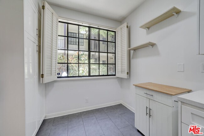 Building Photo - 11939 Gorham Ave