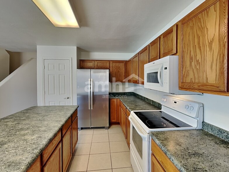 Building Photo - 6507 W Hughes Dr