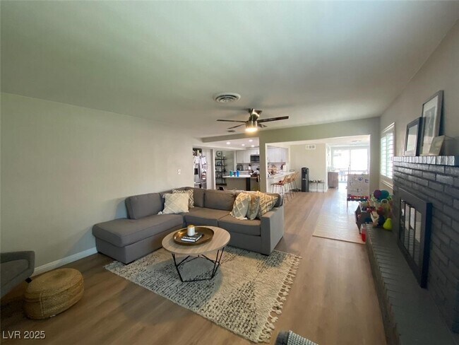 Building Photo - 3011 Burton Ave