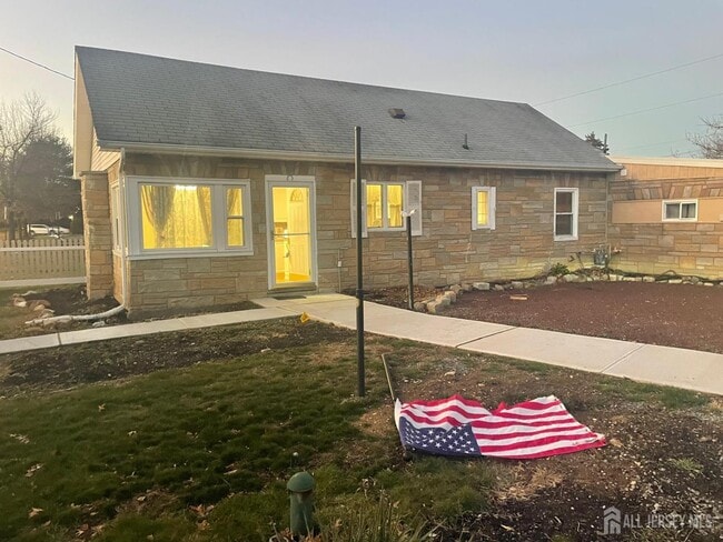 Building Photo - 1515 Thomas Ave