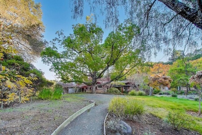 Building Photo - 28 Meadow Rd