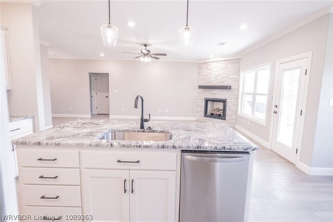 Building Photo - 9000 Mayswood Pl