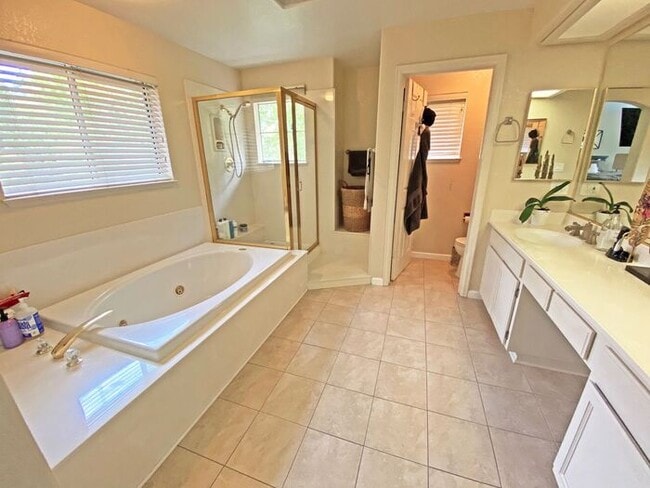 Building Photo - 478 Mill River Ln