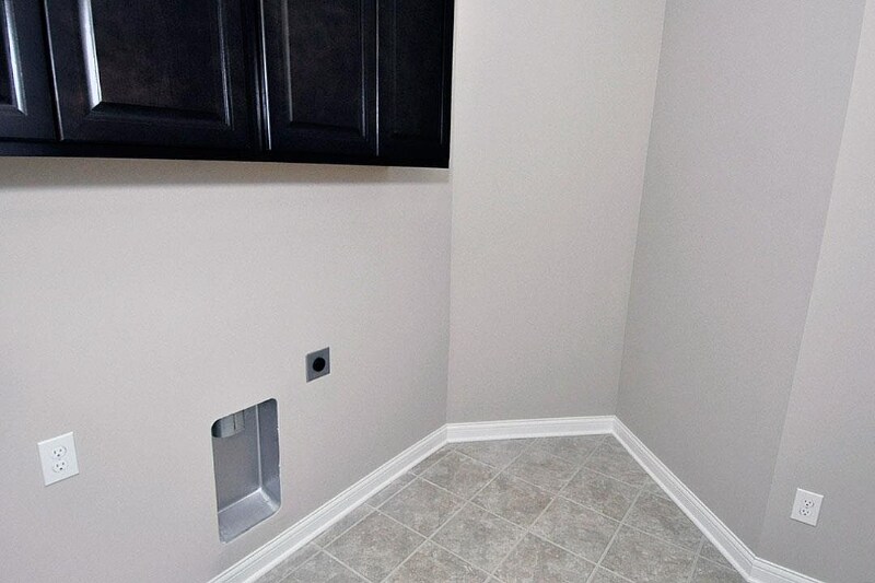 Building Photo - 243 Balsamine Dr