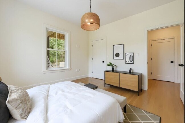 Building Photo - 36 McKone St