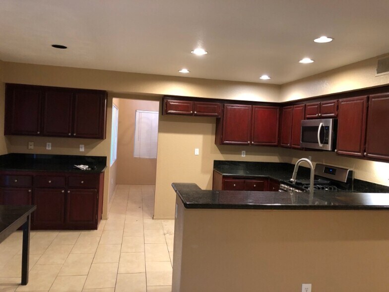 Building Photo - 28891 Biarritz Ct