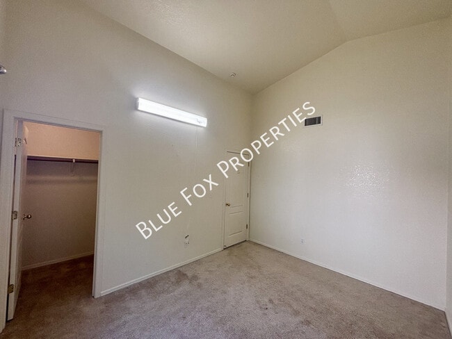 Building Photo - 9712 E Paseo Juan Tabo