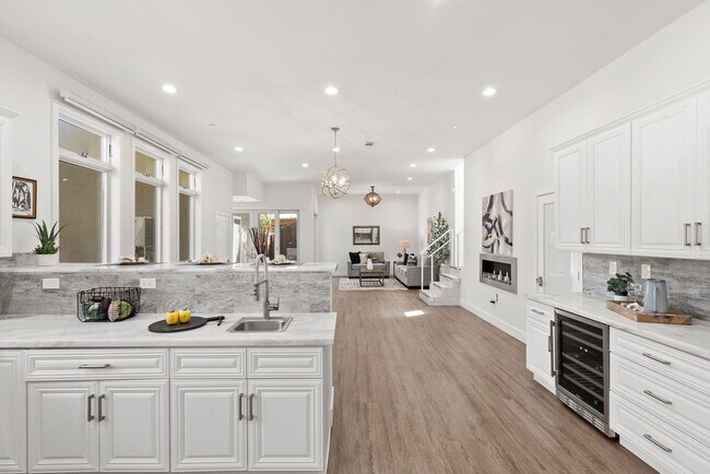 Building Photo - Modern Claremont Hills Home with Spectacular Tiered Yard