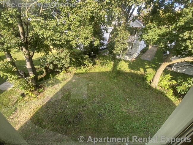 Building Photo - 42-44 Wilson Ave