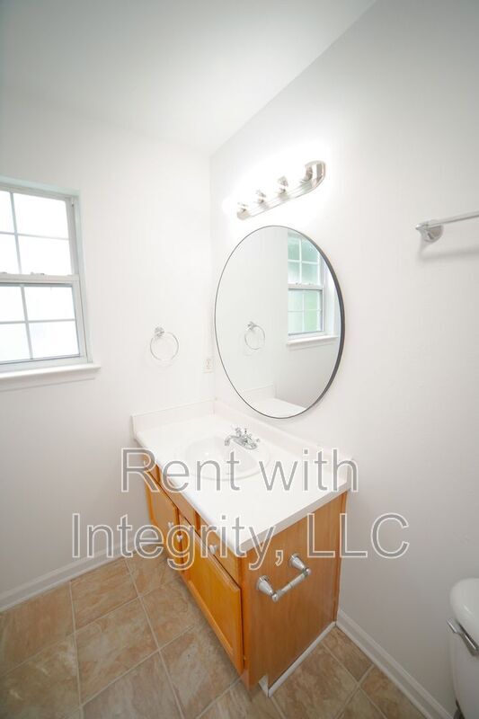 Building Photo - 1272 Cross Creek Cir