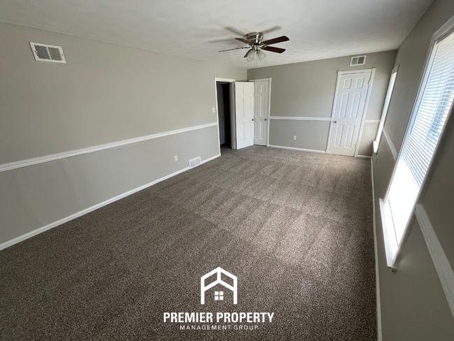 Building Photo - Spacious 4BR/2BA in Whitehaven | 2,000+ SQ FT, Hardwood Floors & Fireplace