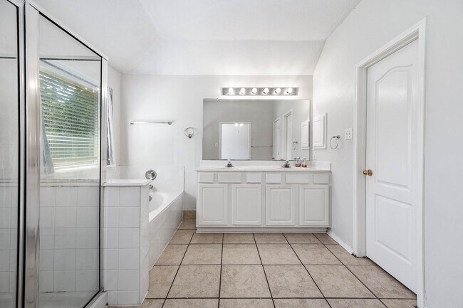 Building Photo - 3347 Pebble Beach Ln