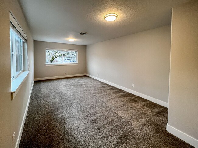 Building Photo - BIGFIR1069-1071