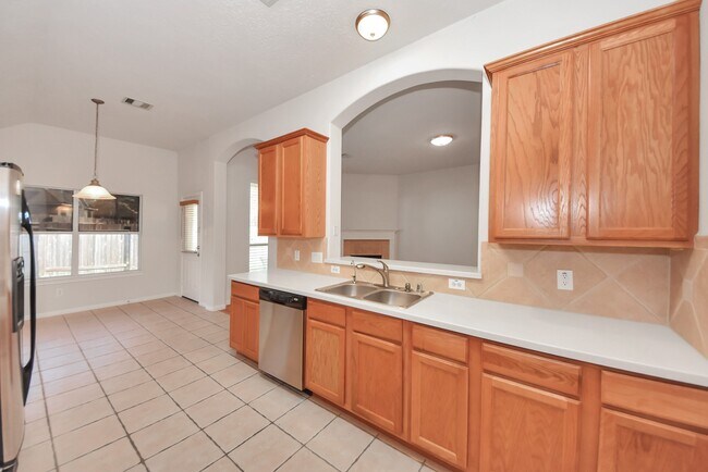 Building Photo - 8719 Sailing Dr