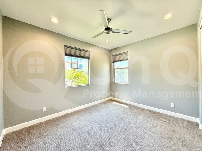 Building Photo - 262 E Lantana Dr
