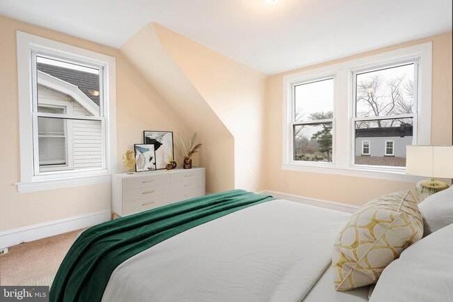 Building Photo - 2013 Edgmont Ave